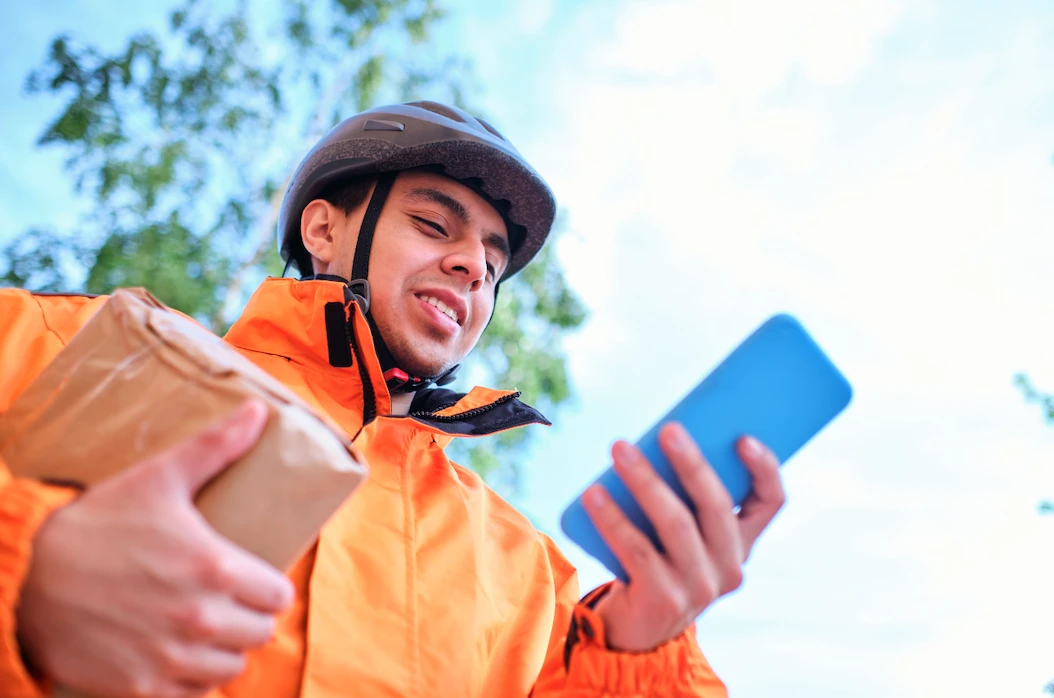 How Couriers Boost Their Businesses with a Delivery Management App